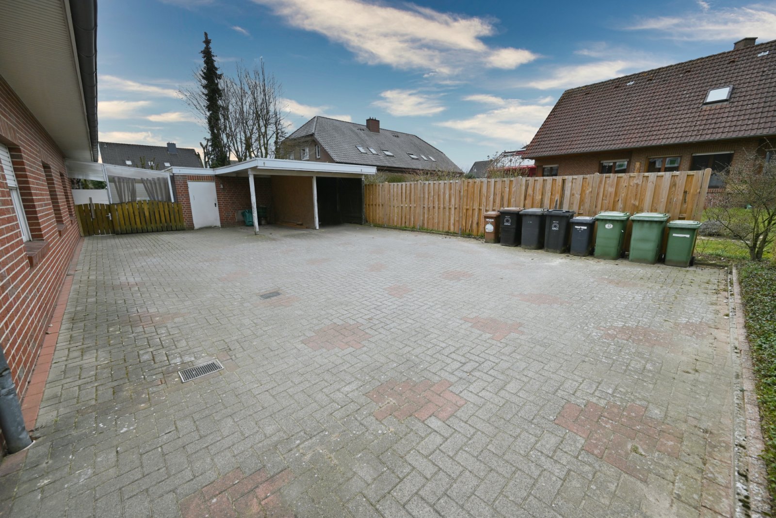 Vermietetes Mehrfamilienhaus als lukratives Renditeobjekt in guter Wohnlage!