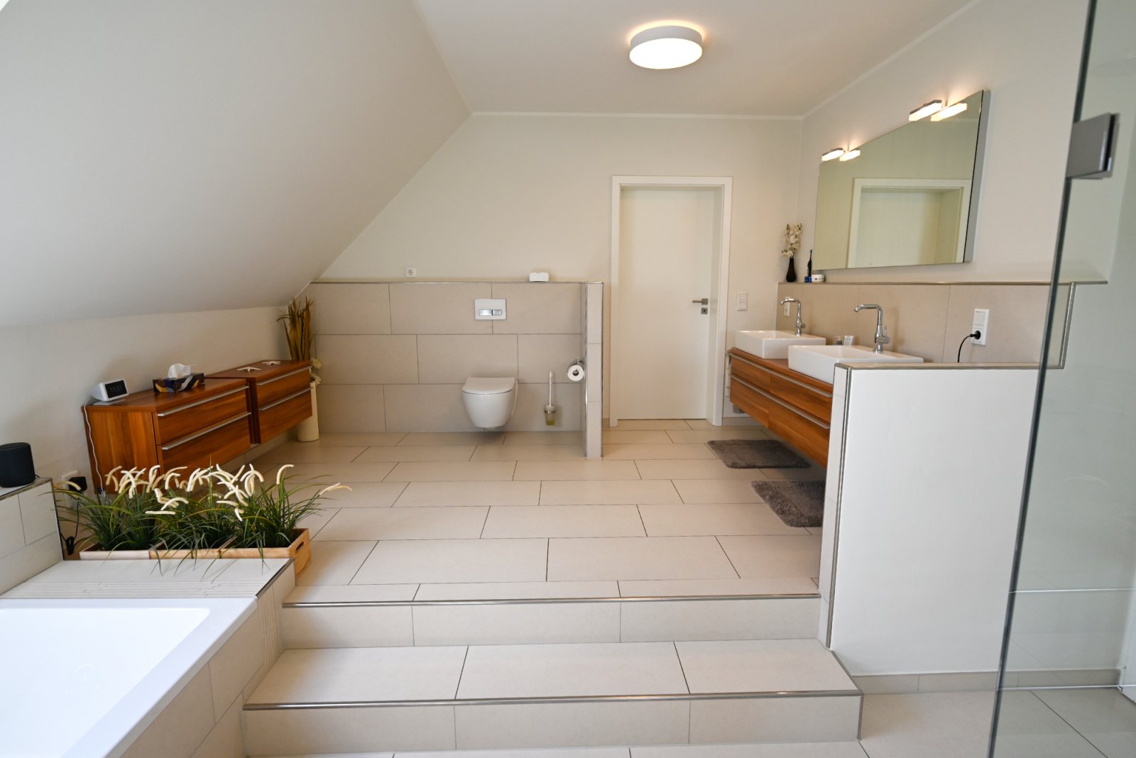 Traumhaftes Einfamilienhaus auf großem Grundstück in idyllischer Siedlungsrandlage!
