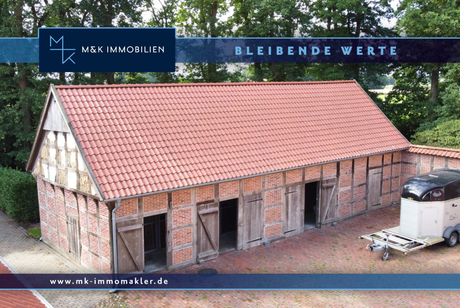 4 gepflegte Pferdeboxen mit Weideflächen, Paddock und überdachter Führanlage zu vermieten!