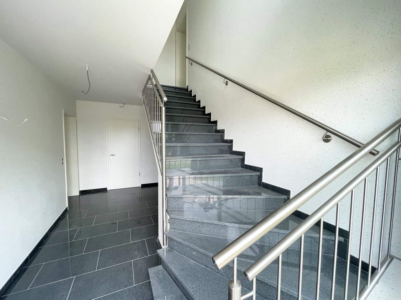 Neuwertige 2-Zimmer-Wohnung  in idyllischer Siedlungslage - KfW40ee Bauweise