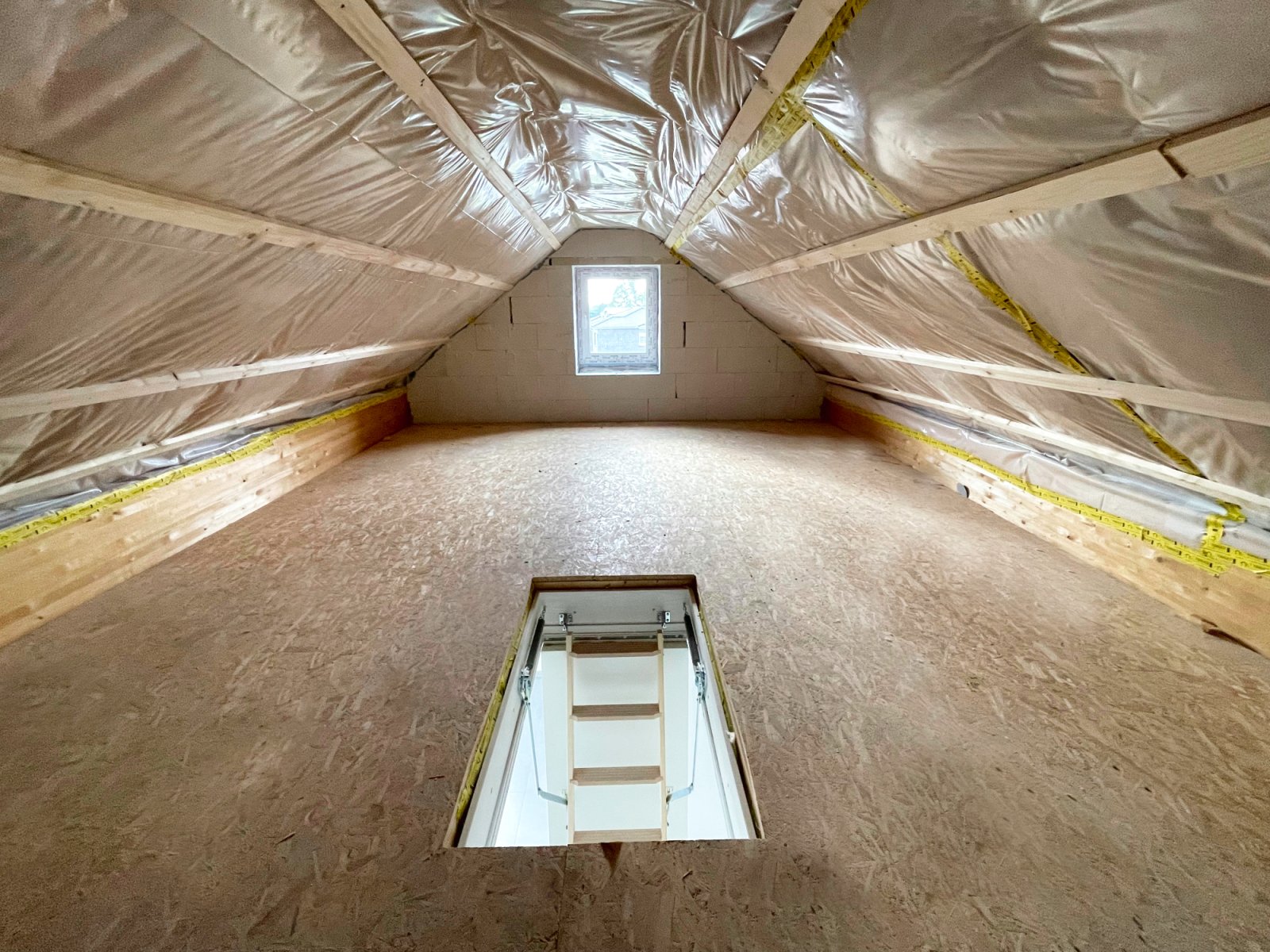 Neuwertige 2-Zimmer-Wohnung  in idyllischer Siedlungslage - KfW40ee Bauweise