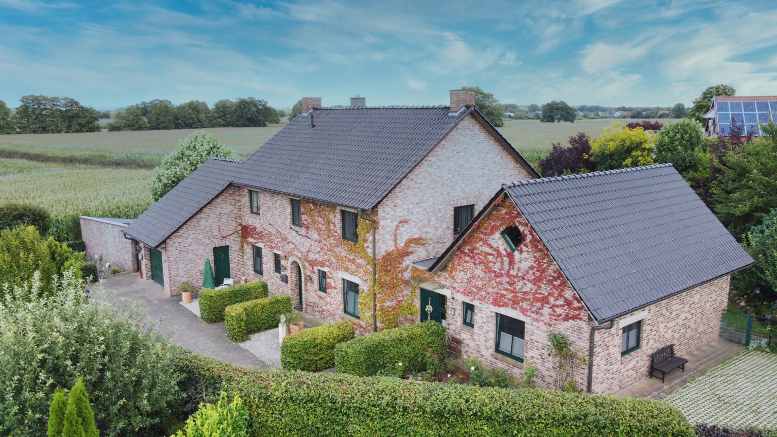 Moderne Doppelhaushälfte mit Einbauküche, Galerie, Garten und Carport! Quakenbrück - Hengelage