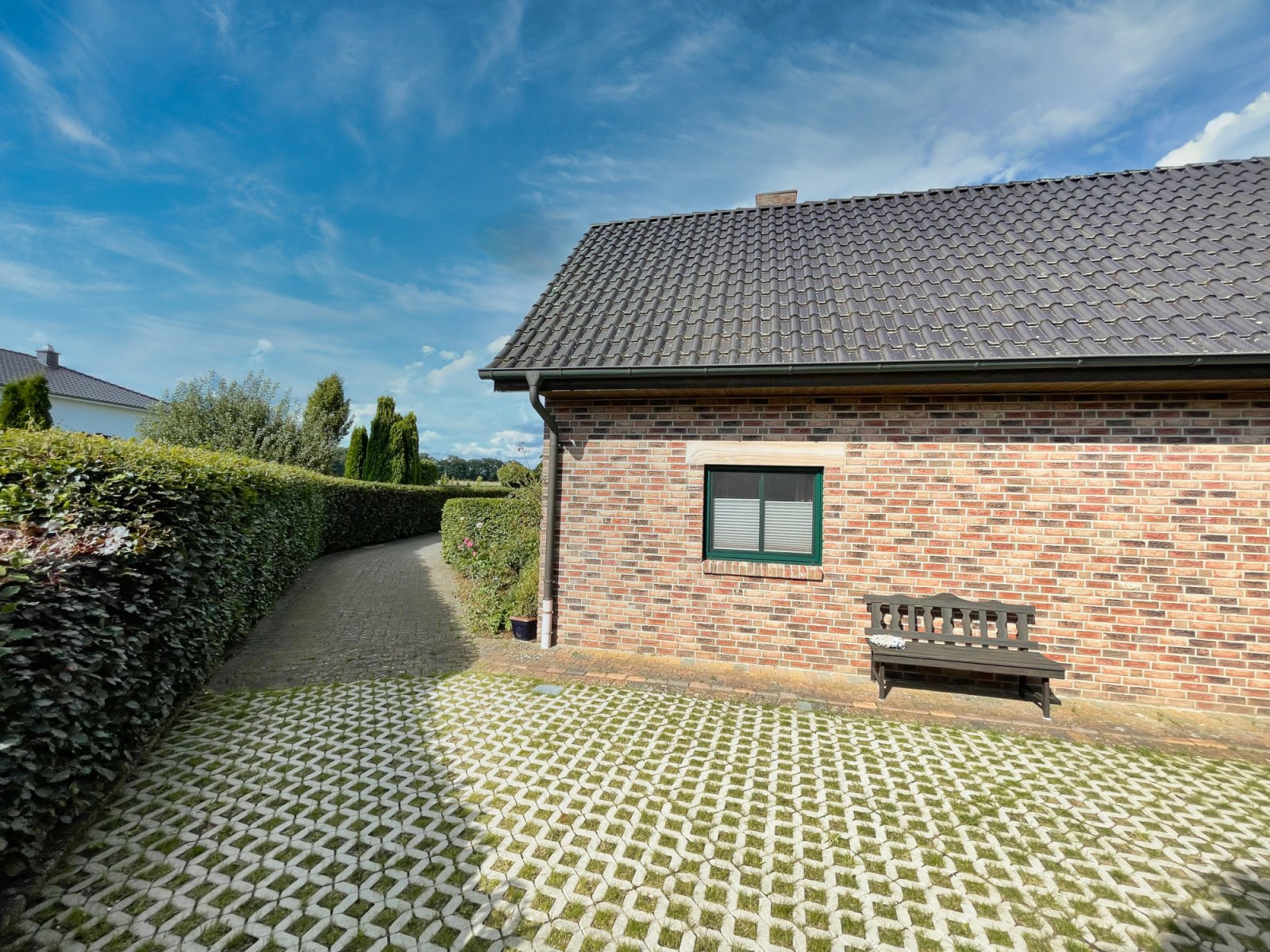 Moderne Doppelhaushälfte mit Einbauküche, Galerie, Garten und Carport! Quakenbrück - Hengelage