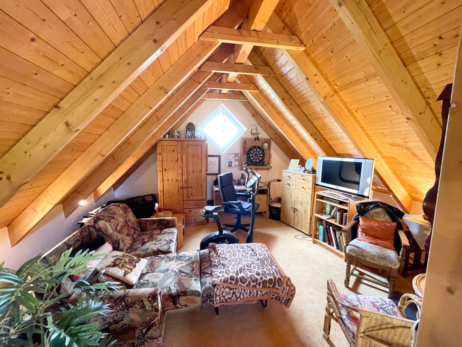 Moderne Doppelhaushälfte mit Einbauküche, Galerie, Garten und Carport! Quakenbrück - Hengelage