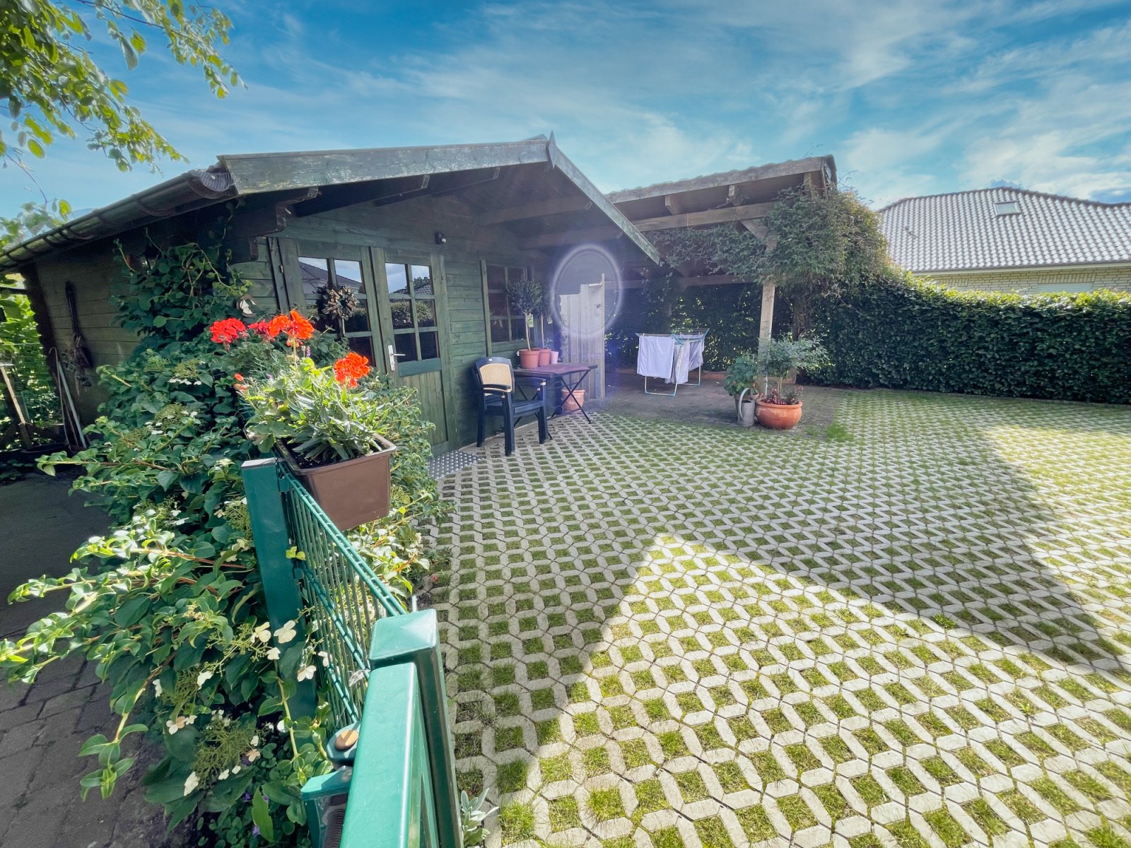 Moderne Doppelhaushälfte mit Einbauküche, Galerie, Garten und Carport! Quakenbrück - Hengelage