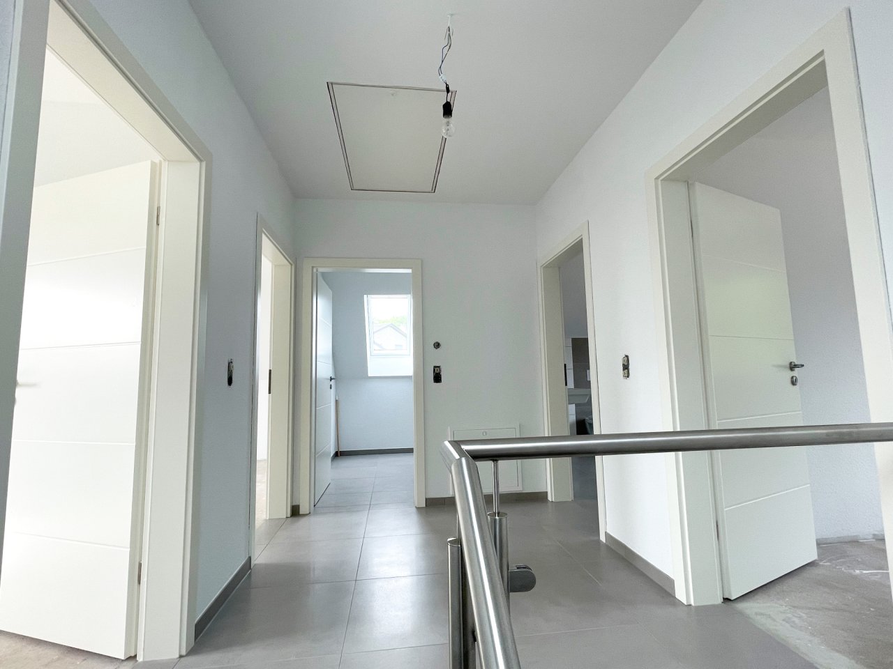 Neuwertiges Einfamilienhaus in energieeffizienter Ausführung und schöner Wohnlage!