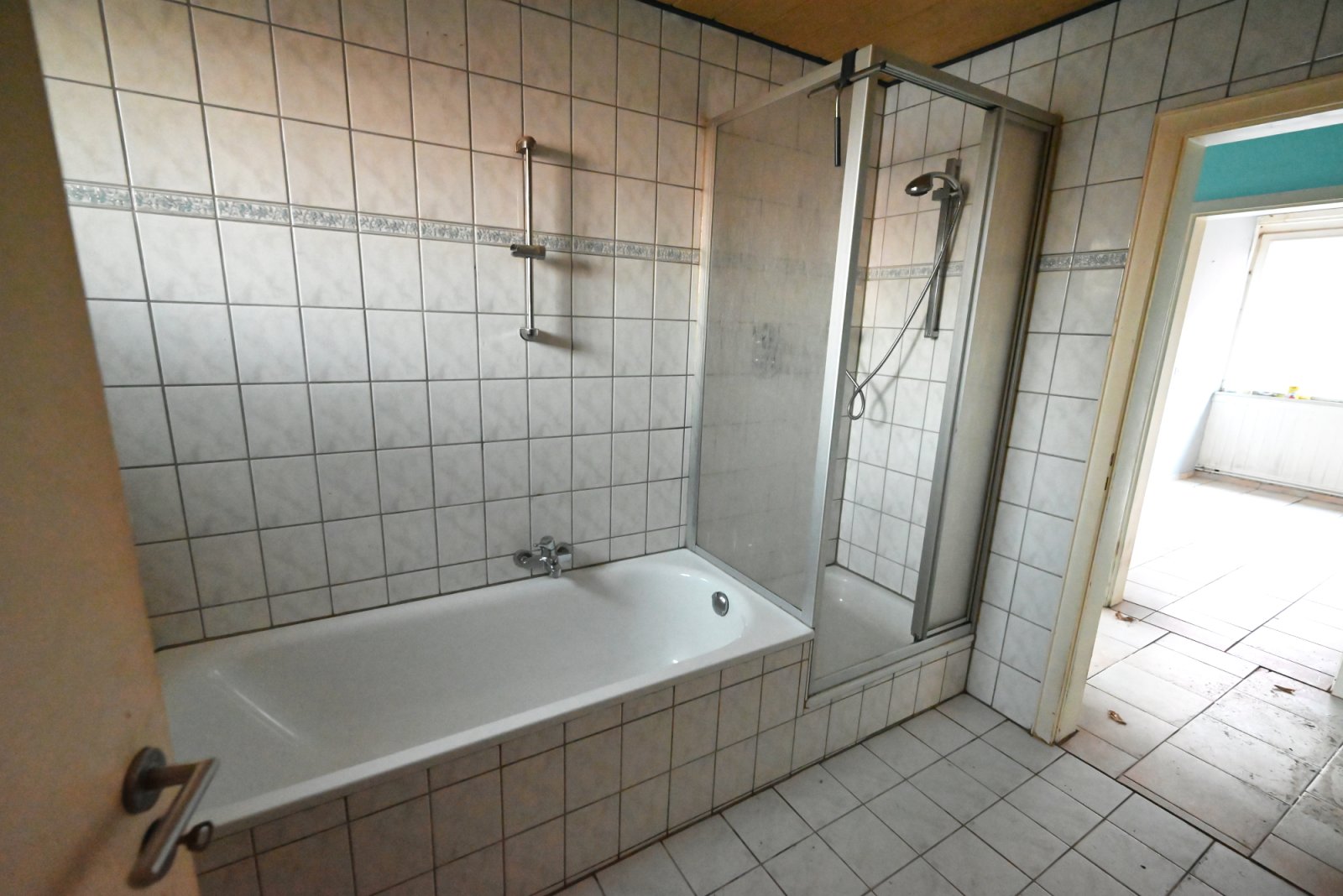 Historisches Zweifamilienhaus auf großem Grundstück in zentraler Stadtlage!